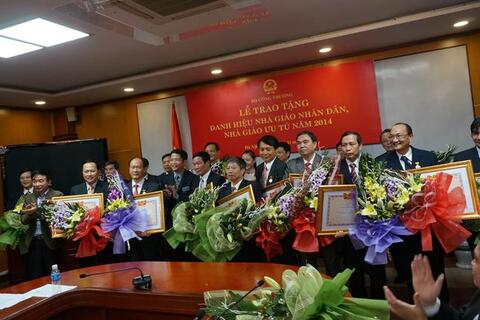 Lễ trao tặng danh hiệu Nhà giáo ưu tú, Nhà giáo Nhân dân năm 2014 của Bộ Công Thương