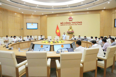 Thứ trưởng Nguyễn Hoàng Long làm việc với Tập đoàn Công nghiệp Than, Khoáng sản Việt Nam